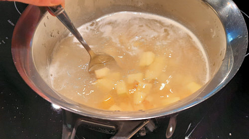 {image: boil the potatoes}