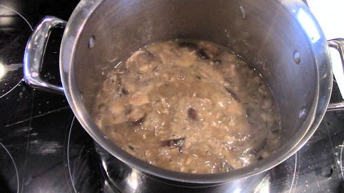 {image: simmer the gravy 20 minutes}